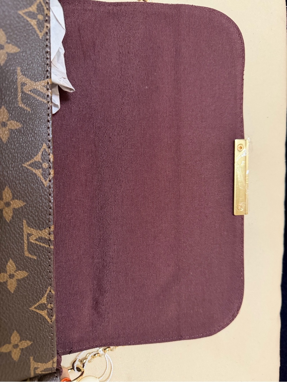 Louis Vuitton Monogram Canvas Crossbody with Gold Chain and Tan Trim - Picture 4 of 10